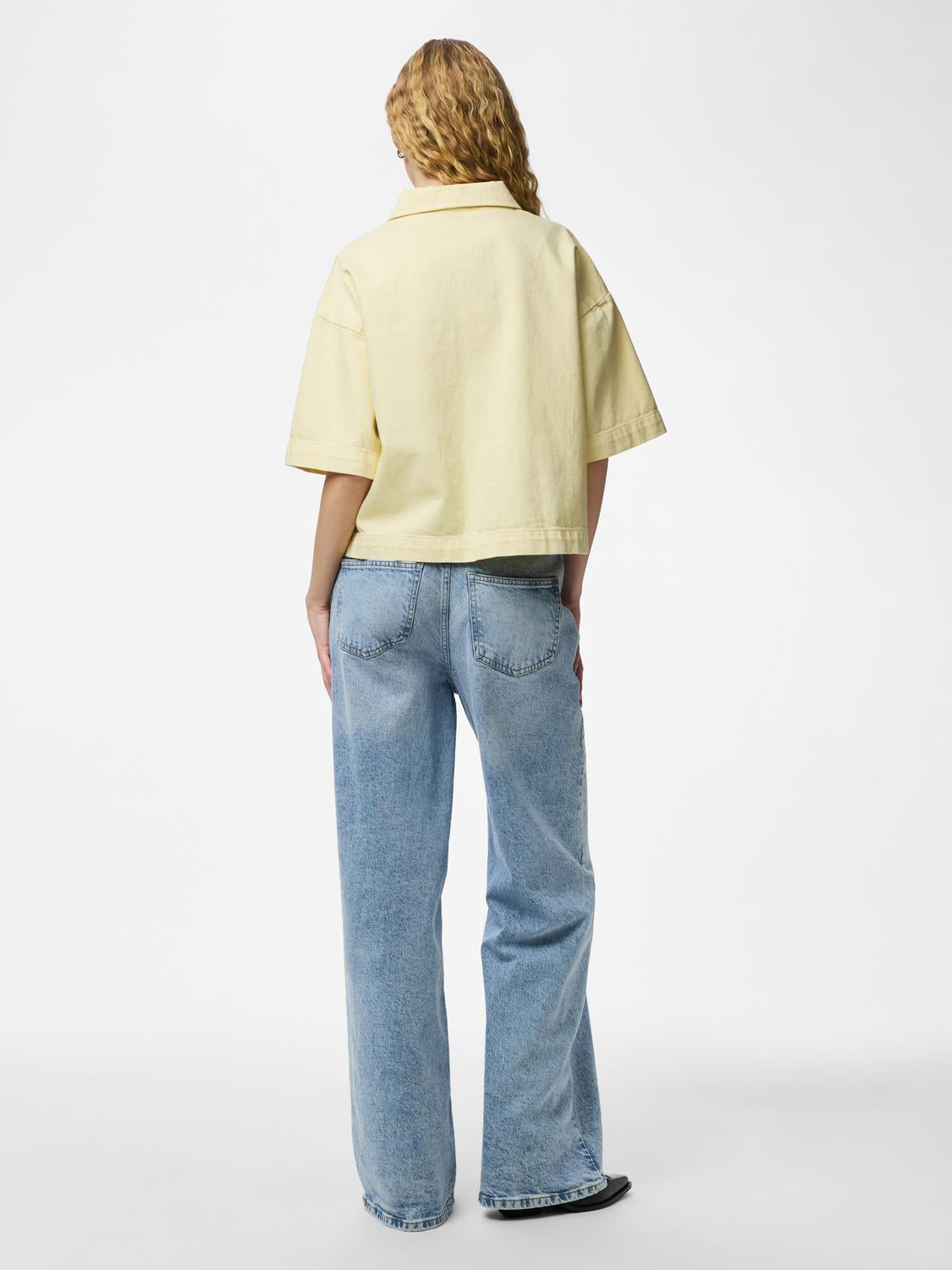 model_shot-back